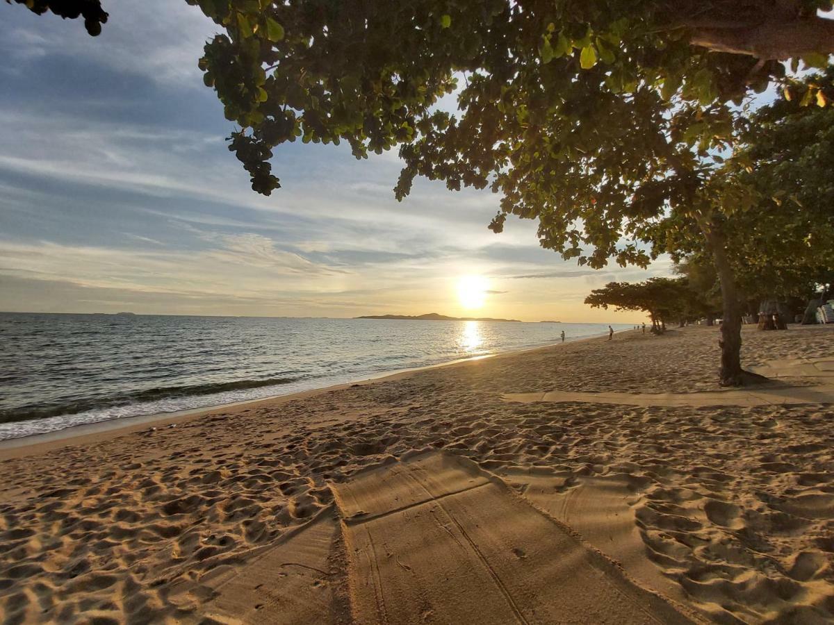 Condominum In Jomtien Beach With Sea View, Balcony And Free Wifi Pattaya Exterior foto